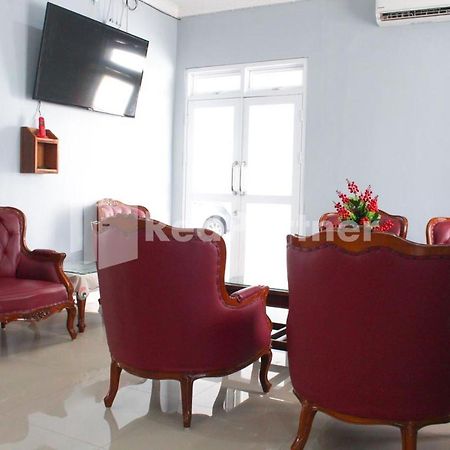 Brahma Hotel Mitra Reddoorz Jakarta Exterior photo